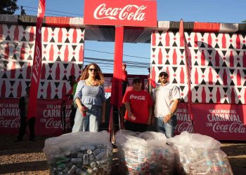 Ciudadanos destapan la alegría del Carnaval Vegano junto a Coca-Cola