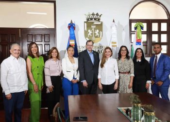 ADN y BHD anuncian remodelación del parque de Honduras y creación de dos salas de lactancia