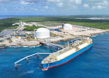 AES Dominicana y ENADOM ejecutaron con éxito la interconexión de sus infraestructuras de almacenamiento de gas natural