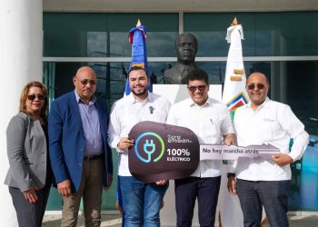 Cenntro Electric y Zero Emisión RD donan vehículos eléctricos a la Alcaldía de SDE