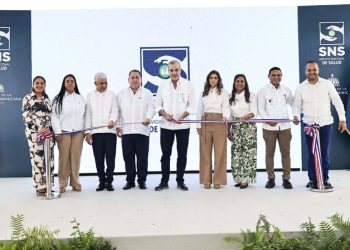 Presidente Abinader entrega unidad de cuidado intensivos del Hospital Inmaculada Concepción