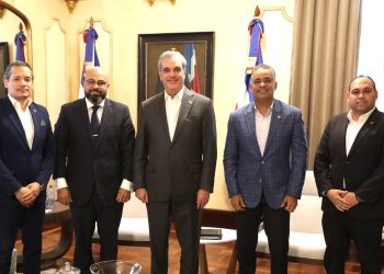 ASOMOEDO se reúne con el presidente Abinader plantean mejoras y anuncian RD será sede de ALAMOS en 2025