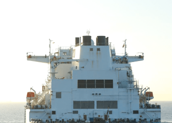 AES lanza nueva solución de “Gas Natural Verde”, llega el primer cargamento con emisiones de carbono neutral a El Caribe