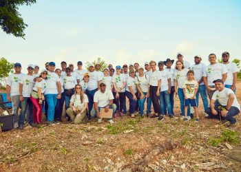Motor Crédito se une a jornada de reforestación en la Avenida Ecológica de Santo Domingo