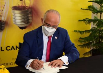 Angel Canó presenta libro “Manual de Derecho de la Energía”