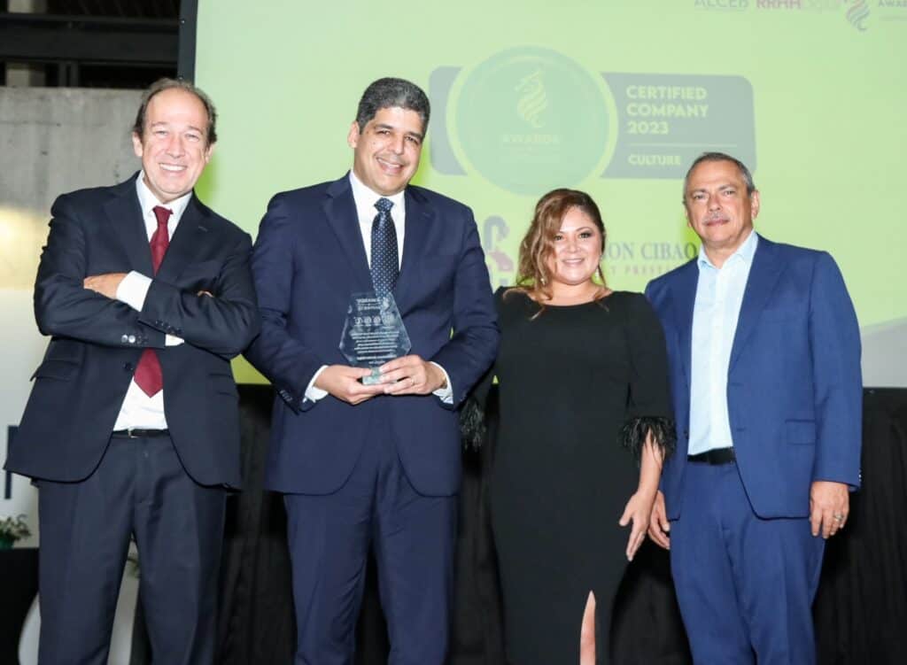 Jose Ventura recibe reconocimiento