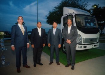 Magna presenta el primer camión Hyundai 100% eléctrico en RD