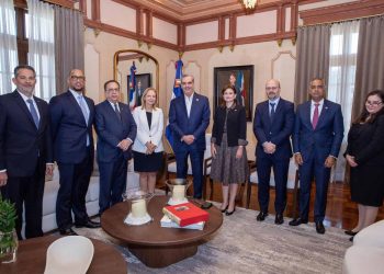 El presidente Luis Abinader ofrece almuerzo a funcionarios del Fondo Monetario Internacional