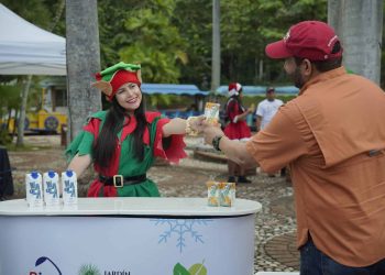Tetra Pak presenta el Reciclárbol de Navidad en el Jardín Botánico Nacional de República Dominicana