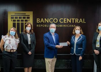 Voluntariado Bancentraliano hace donación de RD$400,000 pesos a UNICEF de República Dominicana