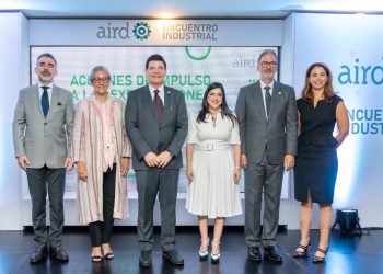 Presentan avances de las exportaciones dominicanas durante encuentro industrial