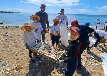 Jornada de limpieza de SICPA Dominicana logra recolectar más de 400 libras de residuos en playa Fuerte San Gil