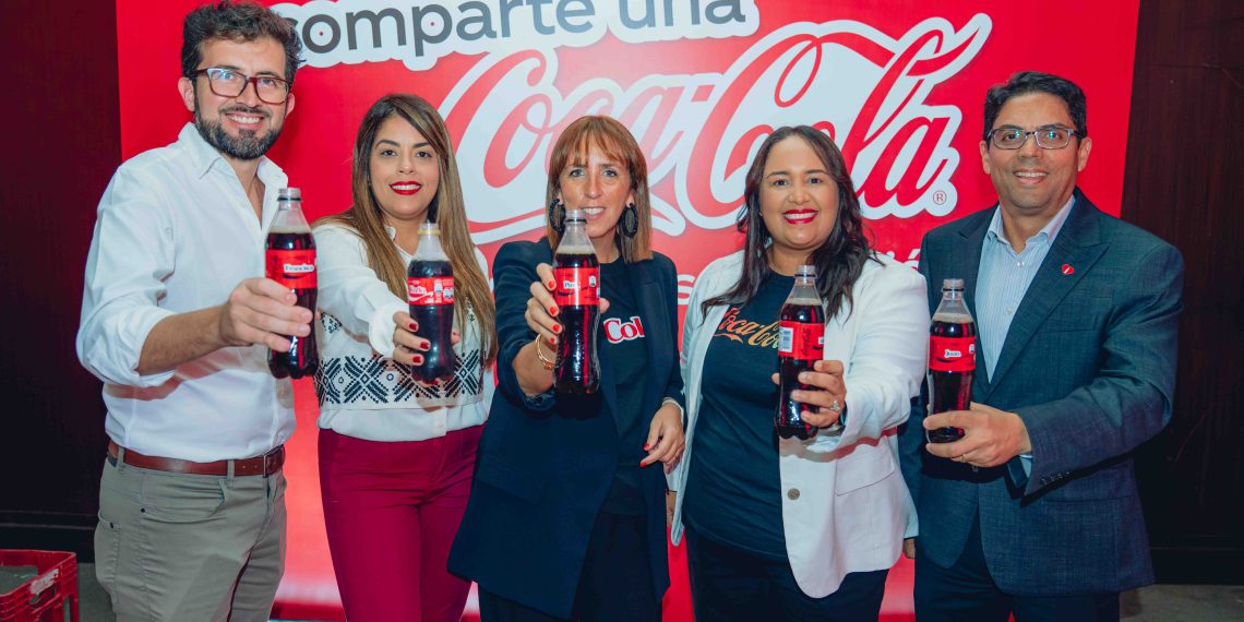 Coca Cola revive su icónica campaña personalizada