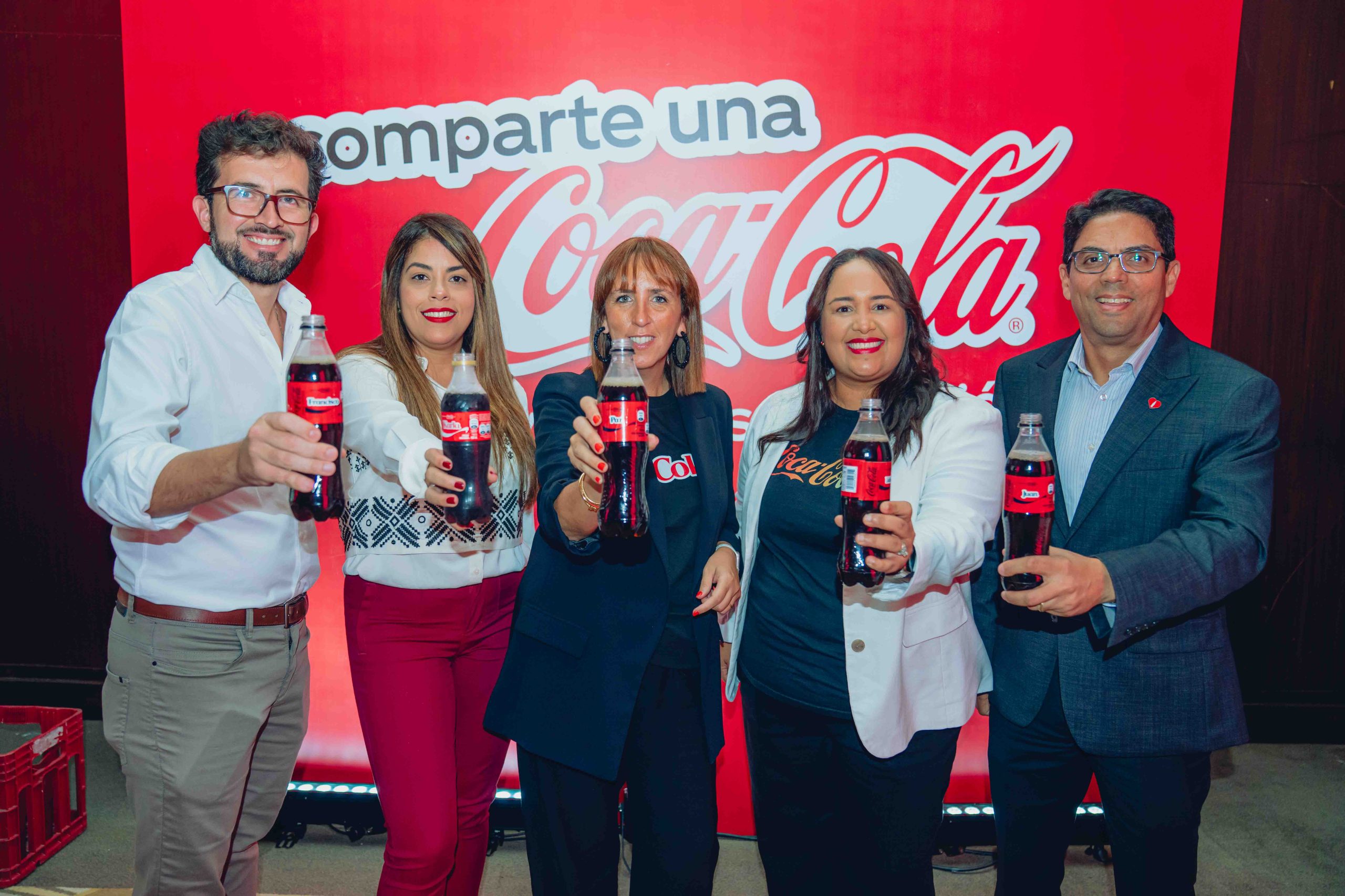 Coca Cola revive su icónica campaña personalizada