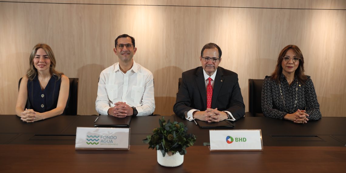 Patricia Abreu, Roberto Herrera, Steven Puig y Josefina Navarro